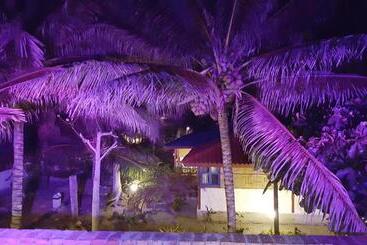 هتل Hosteria Canoa