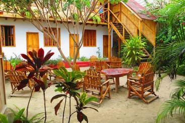 هتل Restaurante Amalur