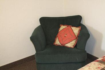 Sleep For Less Motel