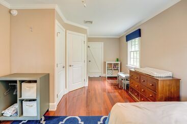 コテージ Family Friendly Pottstown Home W/ On Site Pond!