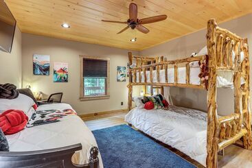 بيت ريفى Next Stop Heaven  Game Room & Multiple Decks