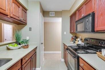 קוטג'' College Station Gem W/ Pool Access Near University