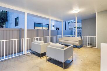 کلبه Fulton I By Avantstay Modern Haven In Downtown