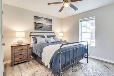 کلبه Modern Ocean Springs Home W/ 2 Patios & Gas Grill