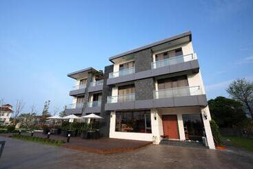 تختخواب و صبحانه 193 County Garden Bnb