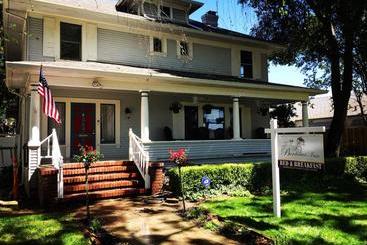 צימר Bordeaux Inn Lodi