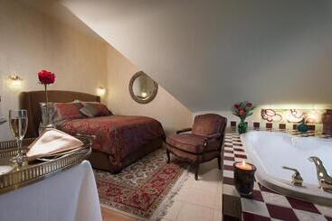 Historic Webster House Bed And Breakfast Inn