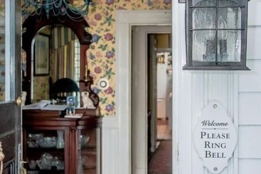 Harbor Knoll Bed And Breakfast