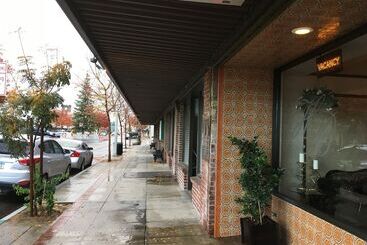 בית מלון כפרי Burgess