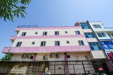 בית מלון כפרי Royal Murli