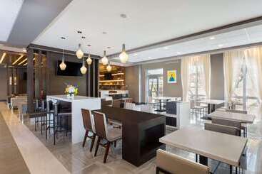 فندق Wingate By Wyndham Miami Airport