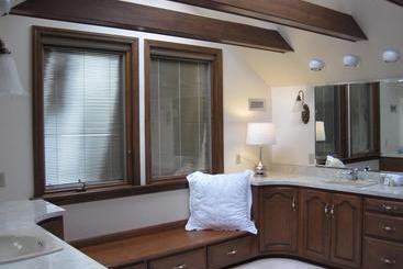 Lancaster Ridge Bed & Breakfast
