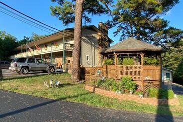 מוטל Edelweiss Inn