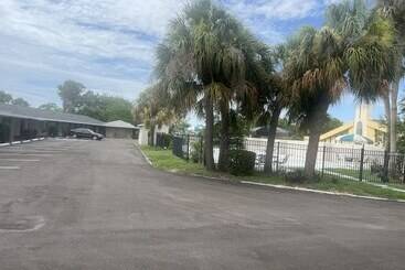 汽车旅馆  Flamingo Inn