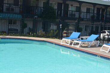 مُتل Welcome Inn