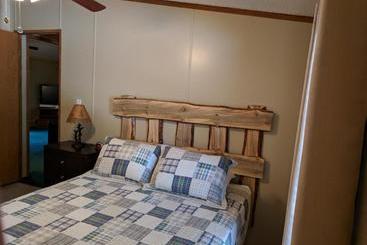 Trails End Cabins & Motel