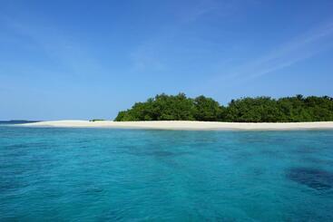 تختخواب و صبحانه Beach Villa Ukulhas
