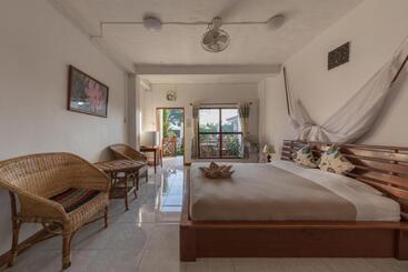 酒店 Baba Guesthouse