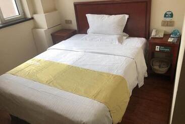 בית מלון כפרי Greentree Inn Shanxi Xinzhou South Jianshe Road Express