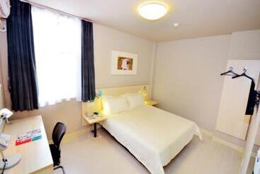 Szálloda Jinjiang Inn Wuhan Optics Valley Avenue Gaoxiner Road