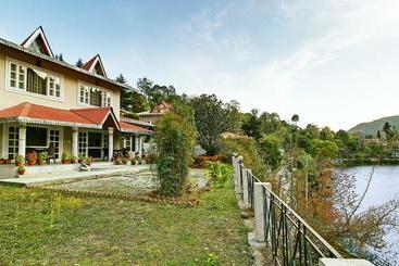 אתר נופש Neelesh Inn  A Luxury Lake View Hotel  20 Kms From Nainital