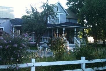 Bed and Breakfast The Whitmore Inn