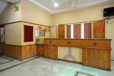 בית מלון כפרי Empire Gandhidham