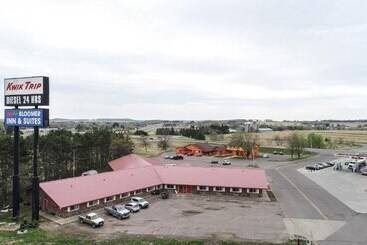 فندق على الطريق Bloomer Inn & Suites