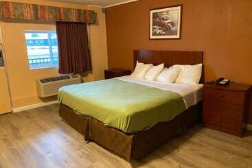 فندق على الطريق Travel Inn