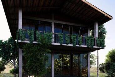 Отель Bushlark Lake Lodge