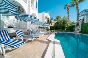 هتل Kemer Royal Beach
