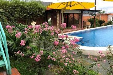 پانسیون Khu Nghỉ Dưỡng Green Gate Riverside