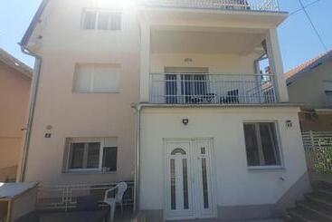 פנסיון Komforna Soba U Centru #3