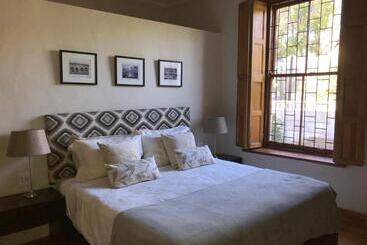 بنسيون Pilots Only Guesthouse