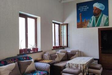 بنسيون Saidjanov Hostel