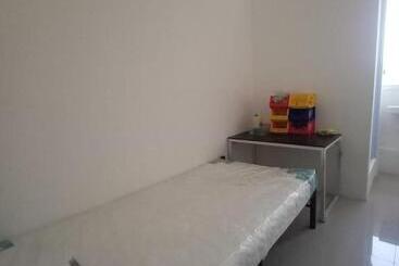 فندق صغير Almic Guesthouse Bogor