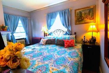 هاستل Home In The Heart Of The Finger Lakes