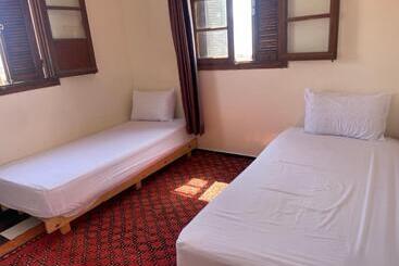 هاستل Wavehouse