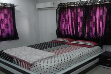 酒店 Shree Radhe Bungalow Bhuj