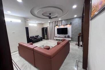 膳宿费 Arshiv S Mansion