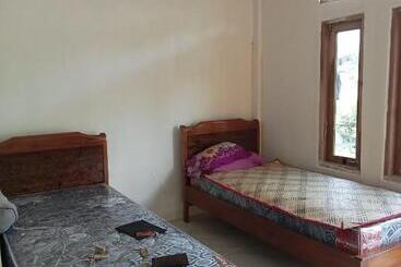 Пансион D Flores Guest House