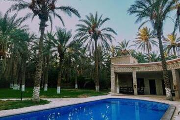 بنسيون Dar Tozria