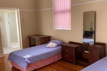 פנסיון St Luke S Retreat Centre And Guest House
