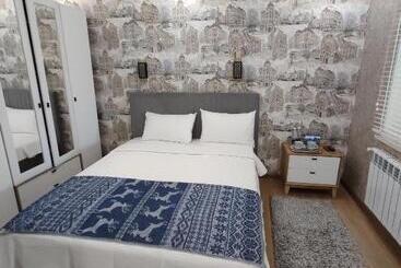 پانسیون The Oldman House