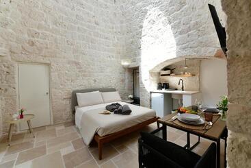 Bed and Breakfast Lamarossa Trulli&suites