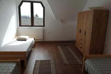 Egyszerű és Nagyszerű Hostel