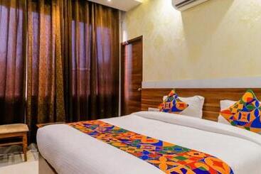 Отель Golden Velvet