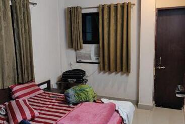 בית מלון כפרי Malwa Residency Ahmedabad