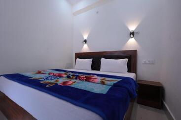 Отель Saurabh Srikot Srinagar Garhwal Uttrakhand