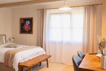 펜션 Rustic Inn Bed And Breakfast